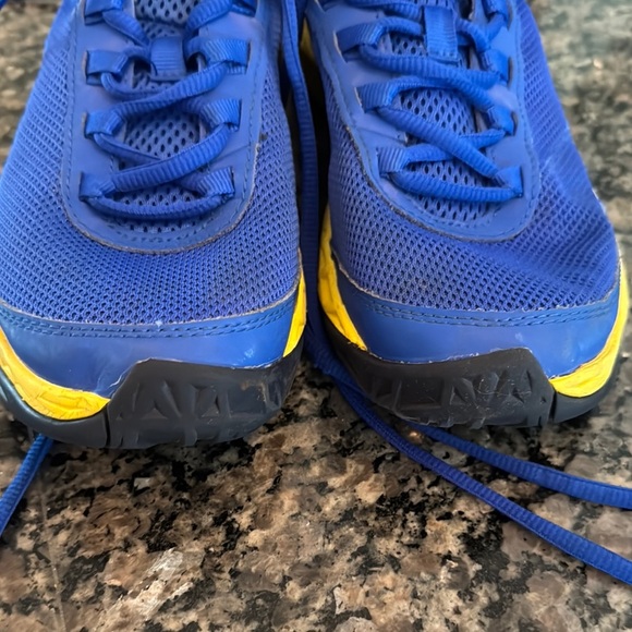 Under Armour boys Blue and Yellow Sneakers EUC 6Y - Picture 6 of 15